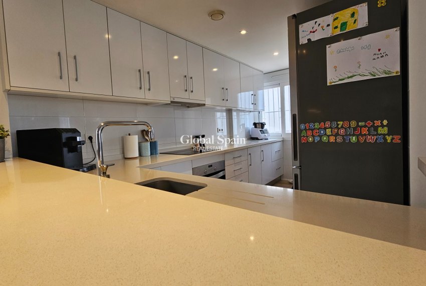 Wiederverkauf - VILLA -
TORREVIEJA - Torrevieja