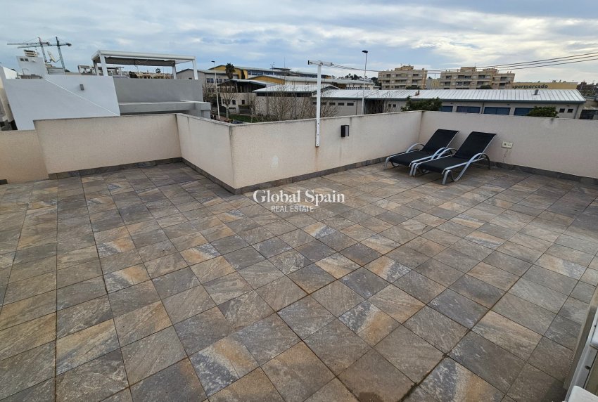 Wiederverkauf - VILLA -
TORREVIEJA - Torrevieja