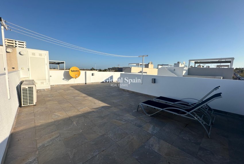 Wiederverkauf - VILLA -
TORREVIEJA - Torrevieja