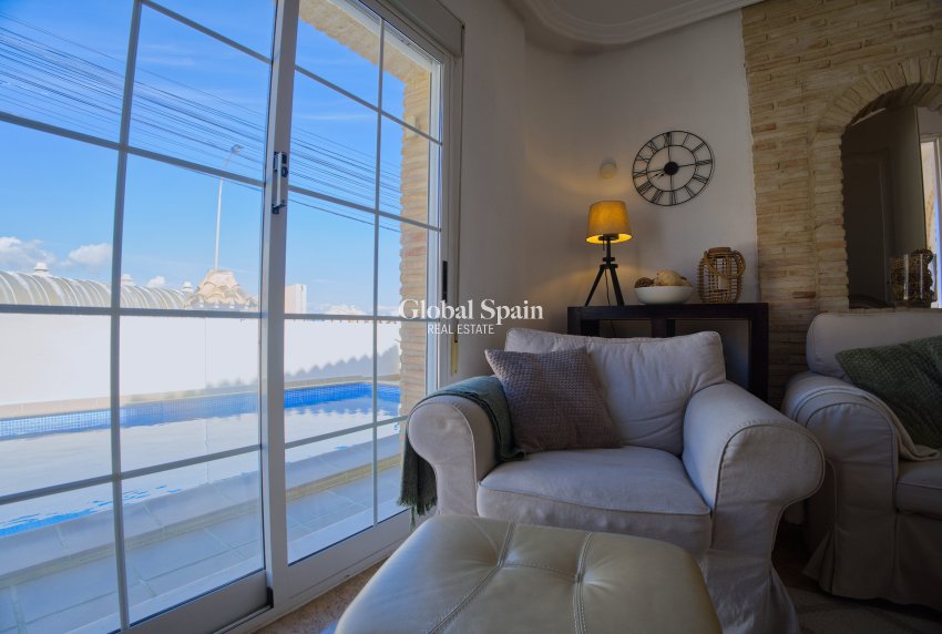 Wiederverkauf - VILLA -
TORREVIEJA - Torrevieja