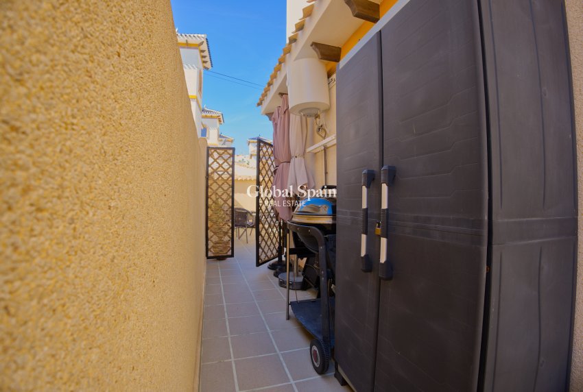 Wiederverkauf - VILLA -
TORREVIEJA - Torrevieja