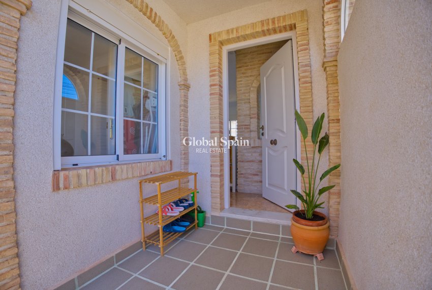 Wiederverkauf - VILLA -
TORREVIEJA - Torrevieja