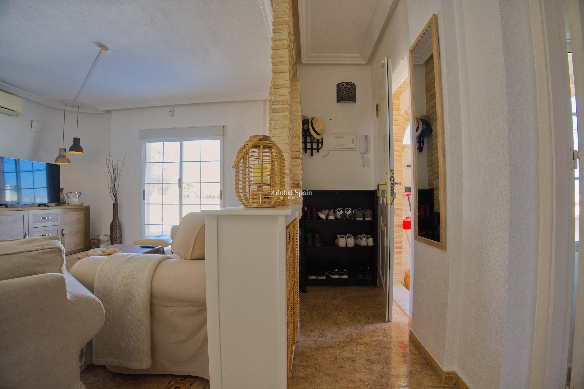 Wiederverkauf - VILLA -
TORREVIEJA - Torrevieja