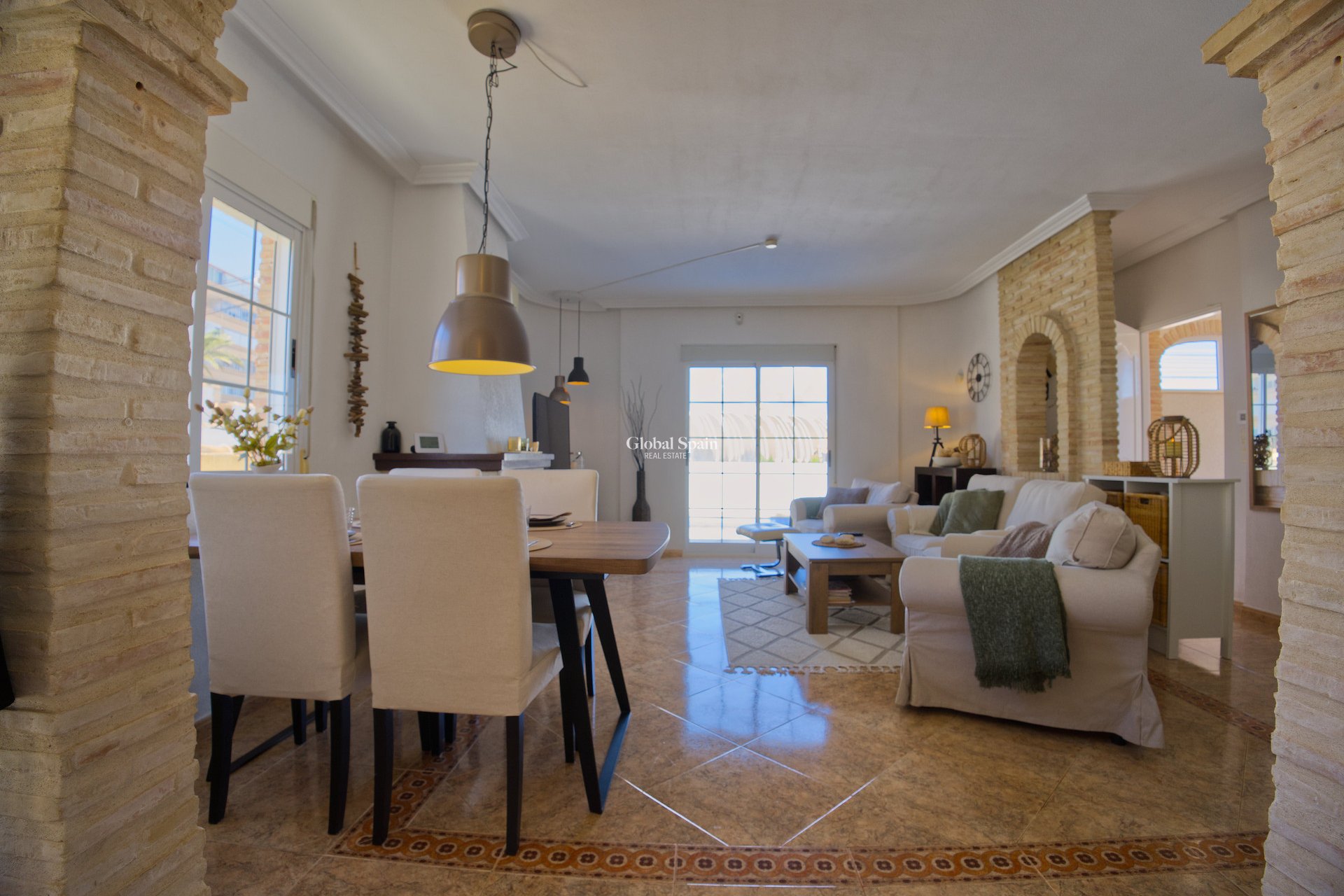 Wiederverkauf - VILLA -
TORREVIEJA - Torrevieja