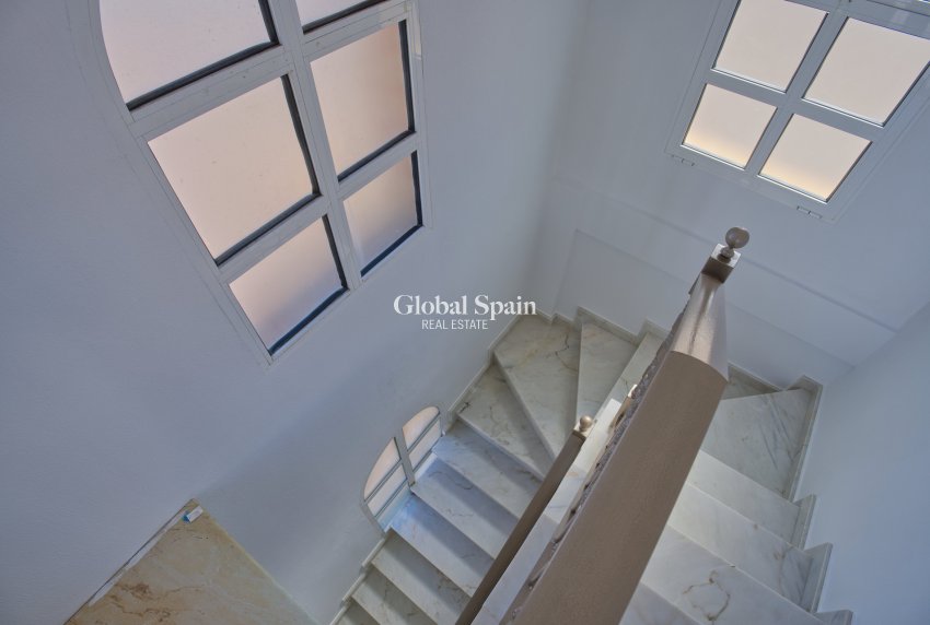 Wiederverkauf - VILLA -
TORREVIEJA - Torrevieja