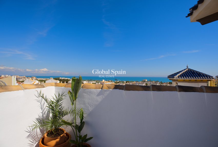 Wiederverkauf - VILLA -
TORREVIEJA - Torrevieja