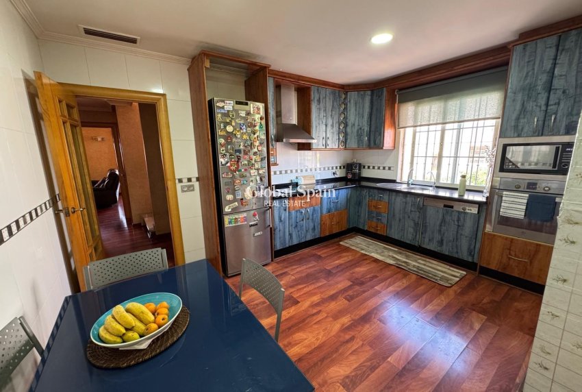 Wiederverkauf - VILLA -
TORREVIEJA - Zona Los Frutales