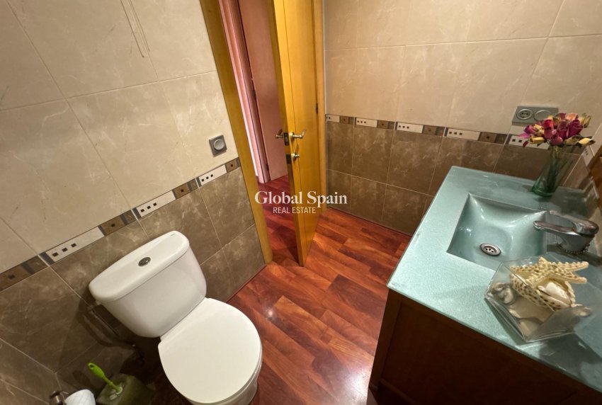 Wiederverkauf - VILLA -
TORREVIEJA - Zona Los Frutales