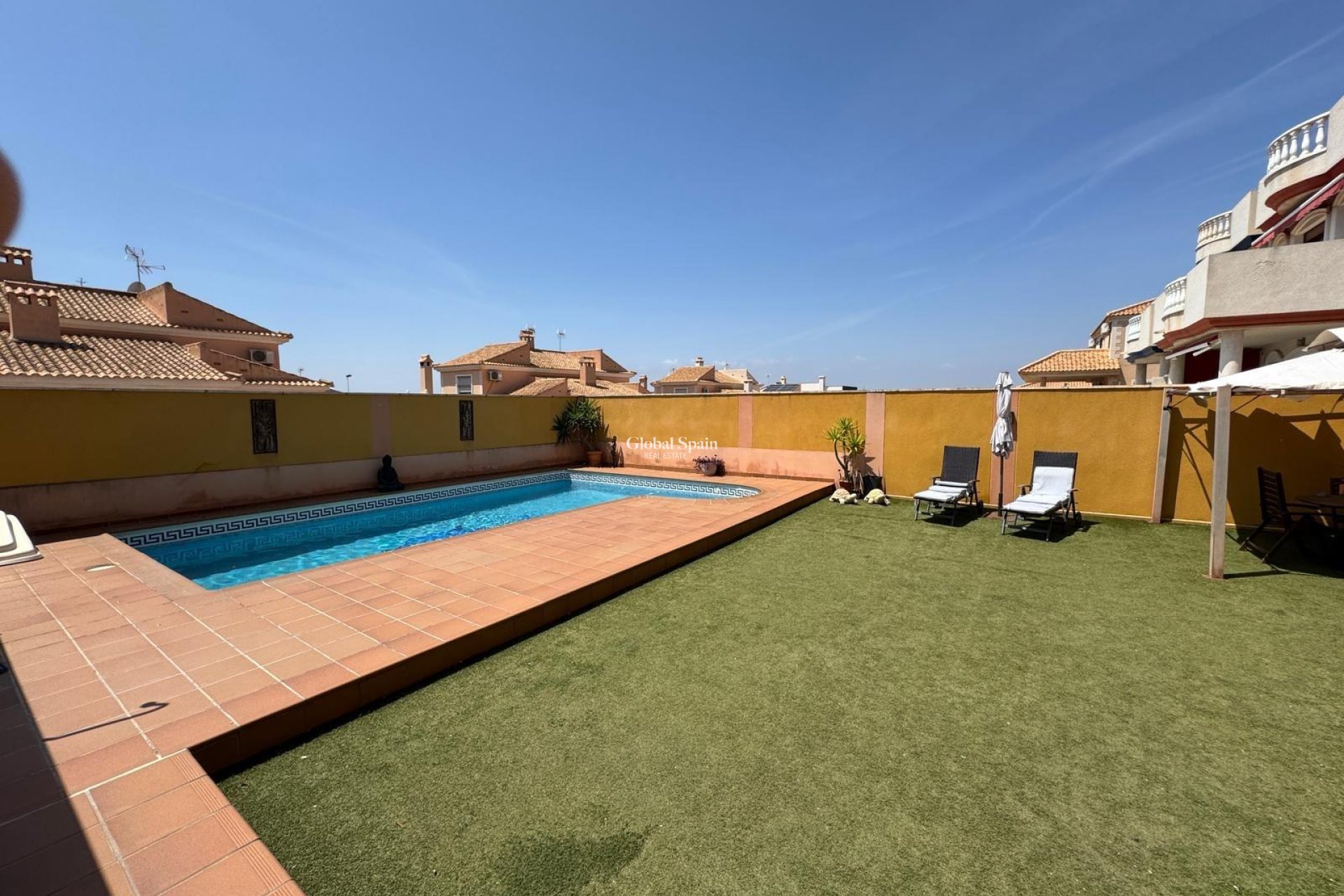 Wiederverkauf - VILLA -
TORREVIEJA - Zona Los Frutales