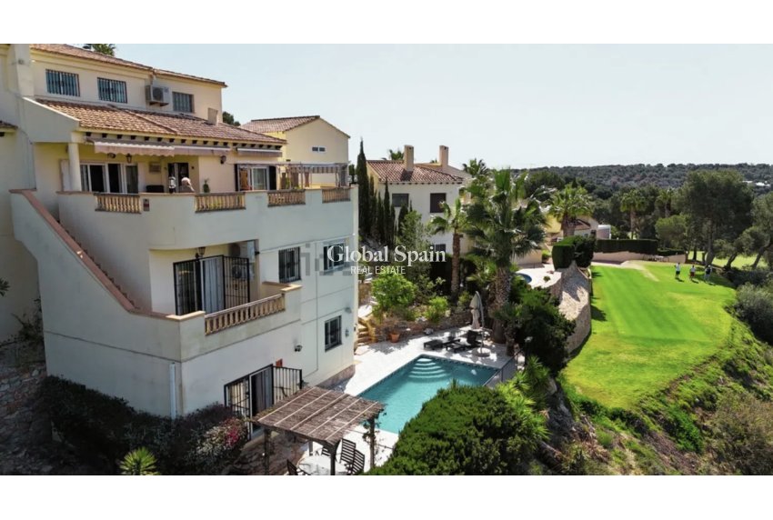 Wiederverkauf - VILLA -
VILLAMARTÍN - Costa Blanca