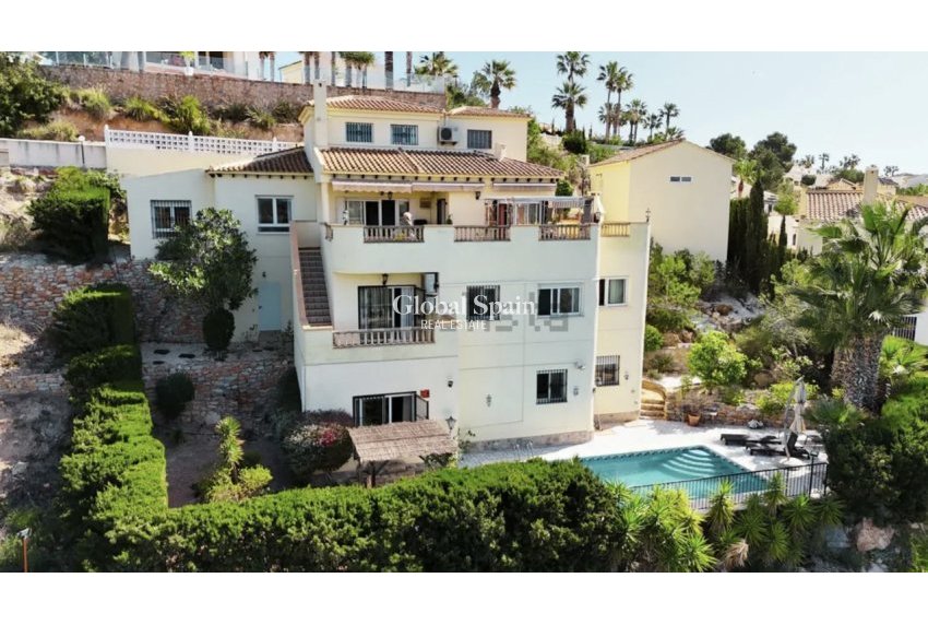 Wiederverkauf - VILLA -
VILLAMARTÍN - Costa Blanca