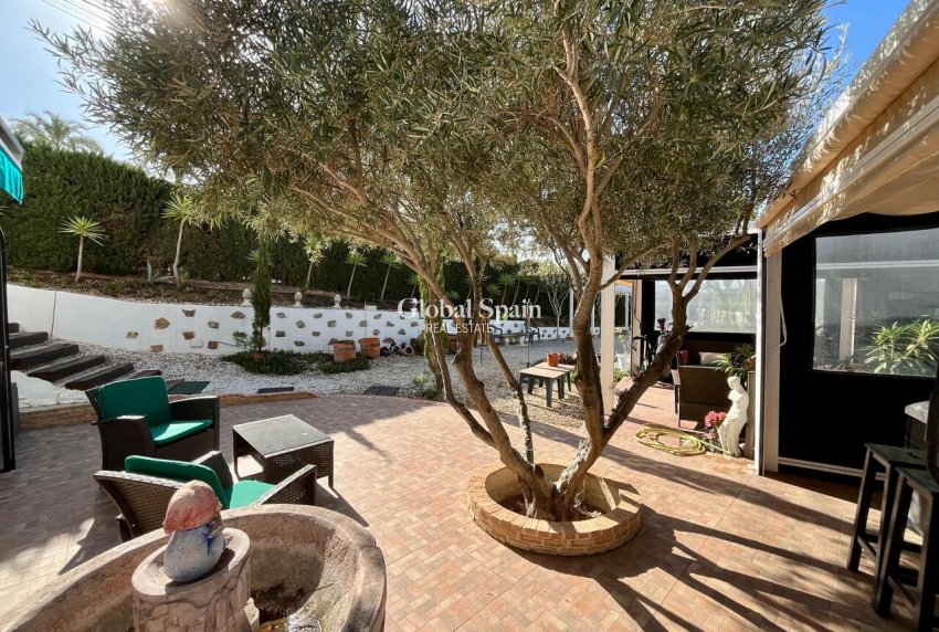 Wiederverkauf - VILLA -
VILLAMARTÍN - Costa Blanca