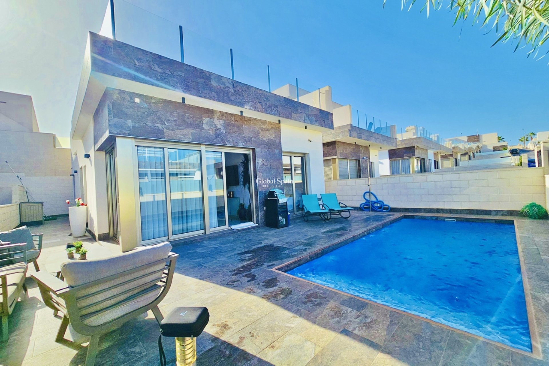 Wiederverkauf - VILLA -
VILLAMARTÍN - Costa Blanca