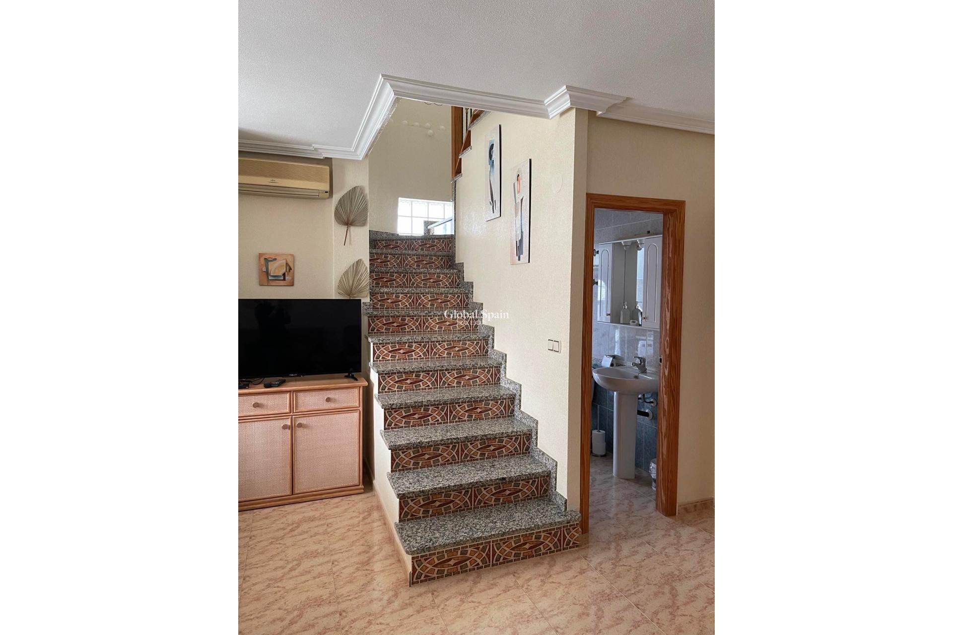 Wiederverkauf - VILLA -
VILLAMARTÍN - Costa Blanca