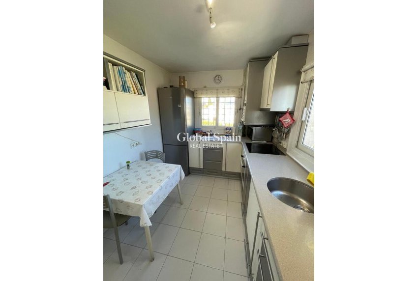 Wiederverkauf - VILLA -
VILLAMARTÍN - Costa Blanca