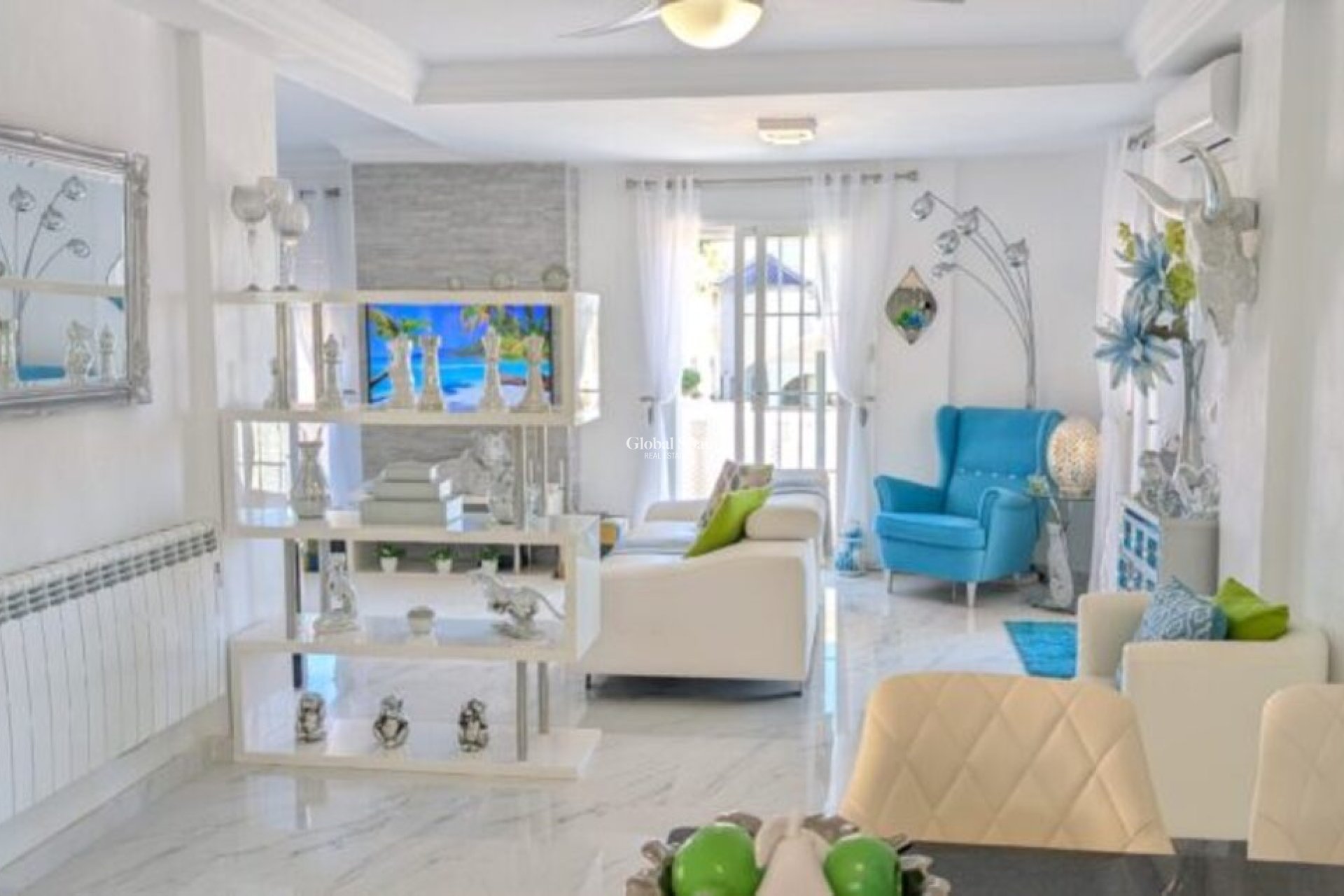 Wiederverkauf - VILLA -
VILLAMARTÍN - Costa Blanca