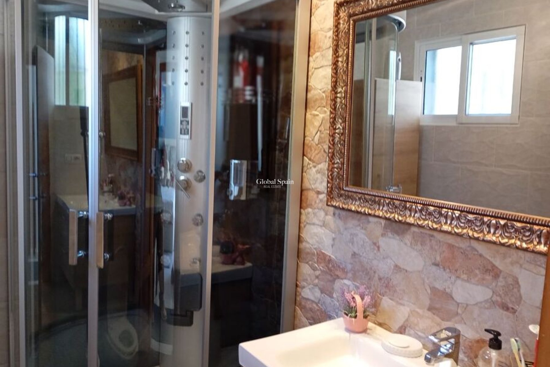 Wiederverkauf - VILLA -
VILLAMARTÍN - Costa Blanca