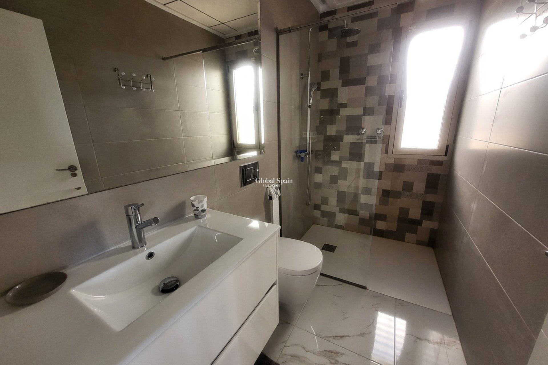 Wiederverkauf - VILLA -
VILLAMARTÍN - Costa Blanca