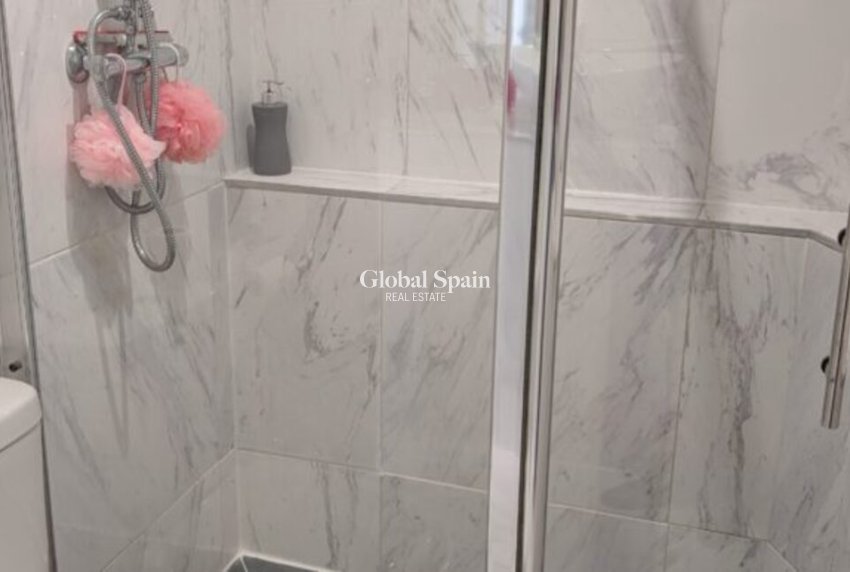 Wiederverkauf - VILLA -
VILLAMARTÍN - Costa Blanca