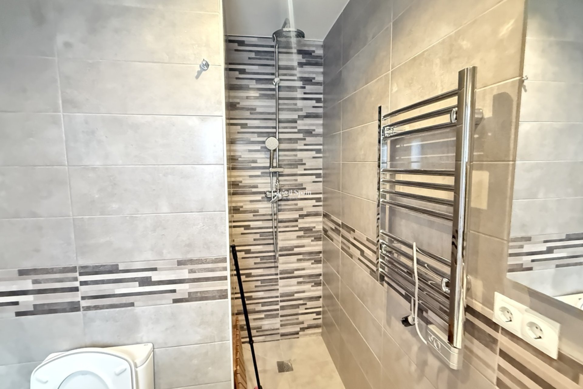 Wiederverkauf - VILLA -
VILLAMARTÍN - Costa Blanca