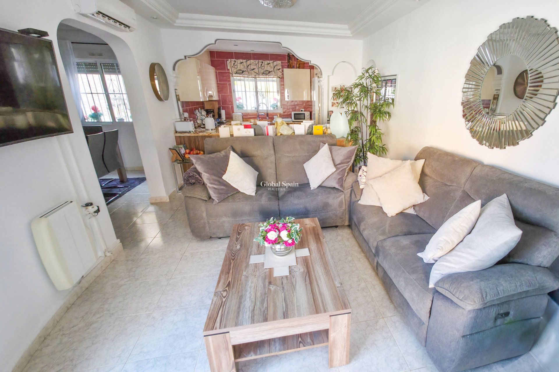 Wiederverkauf - VILLA -
VILLAMARTÍN - Costa Blanca