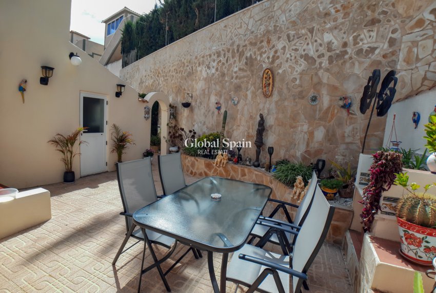 Wiederverkauf - VILLA -
VILLAMARTÍN - Costa Blanca