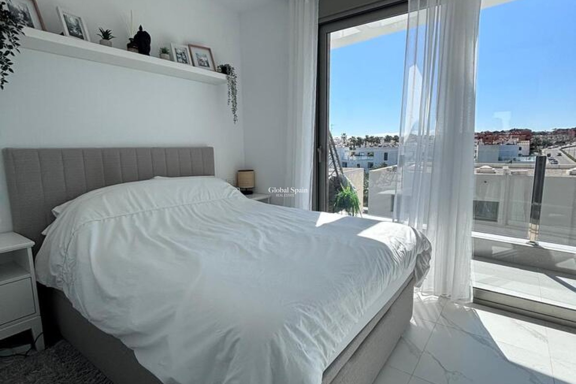 Wiederverkauf - VILLA -
VILLAMARTÍN - Costa Blanca