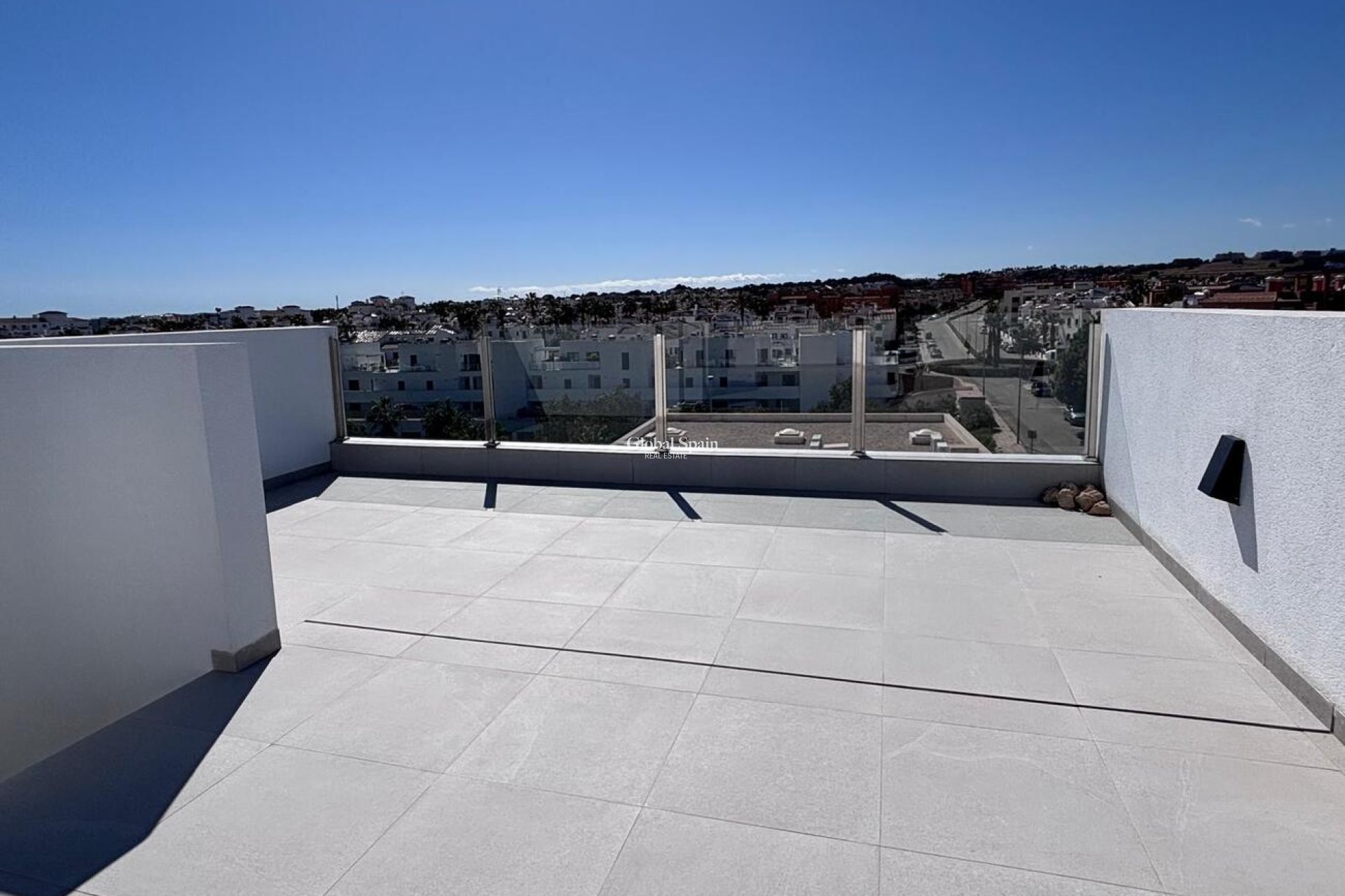 Wiederverkauf - VILLA -
VILLAMARTÍN - Costa Blanca