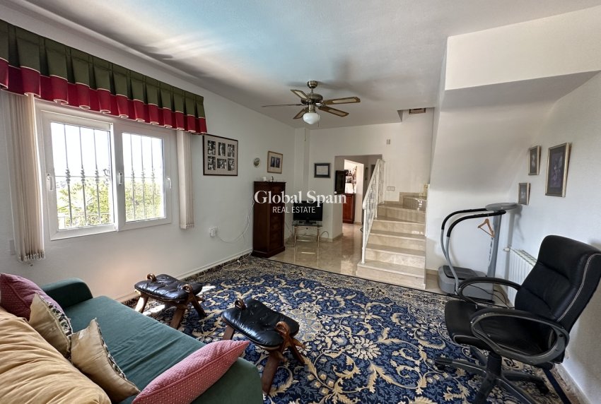 Wiederverkauf - VILLA -
VILLAMARTÍN - Costa Blanca