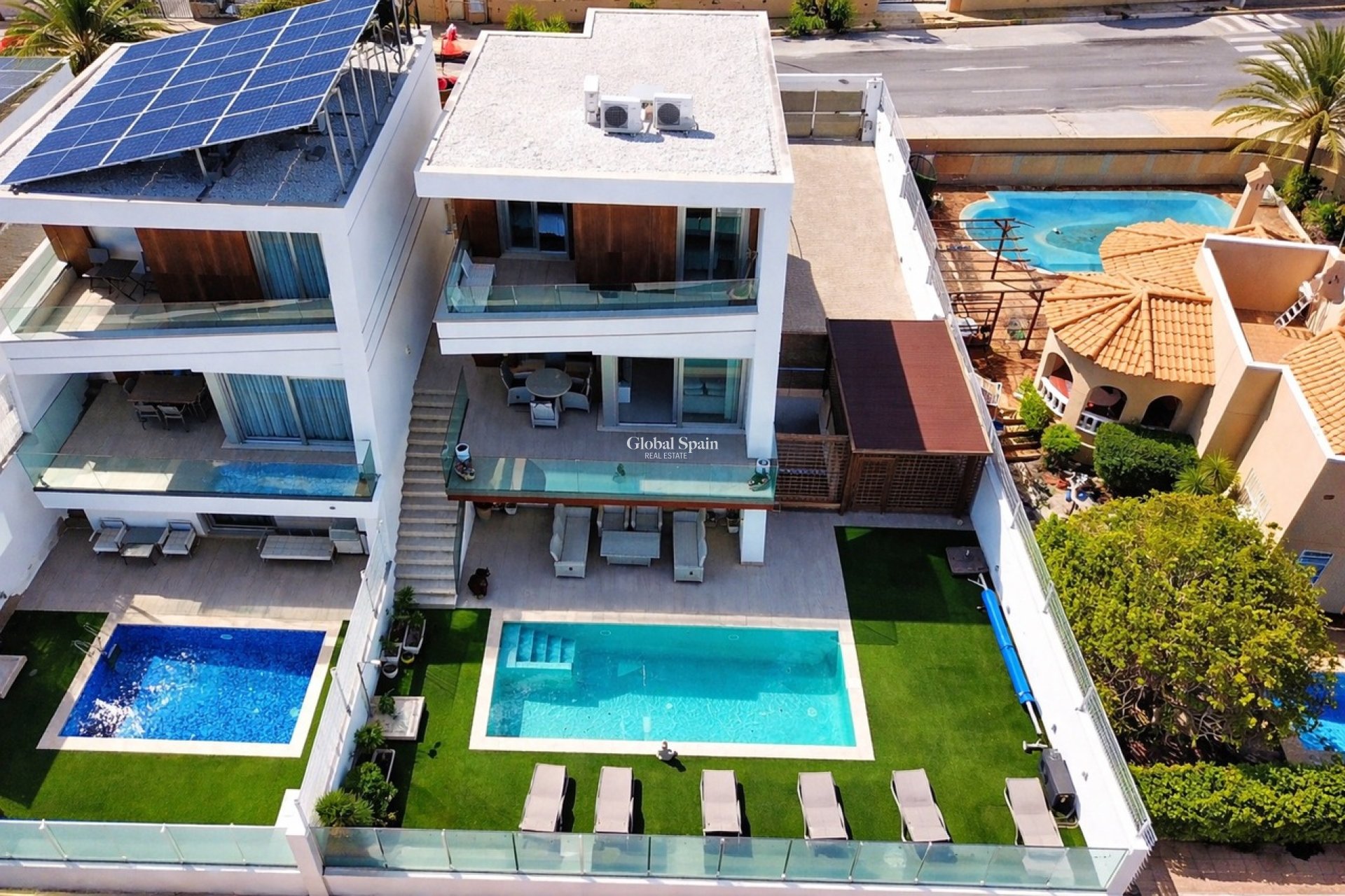 Wiederverkauf - VILLA -
VILLAMARTÍN - Costa Blanca