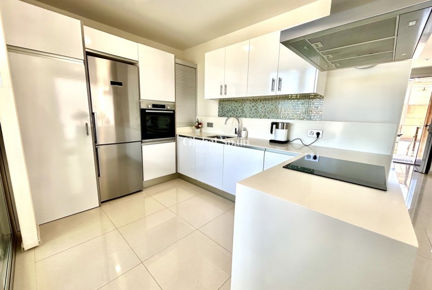 Wiederverkauf - VILLA -
VILLAMARTÍN - Costa Blanca