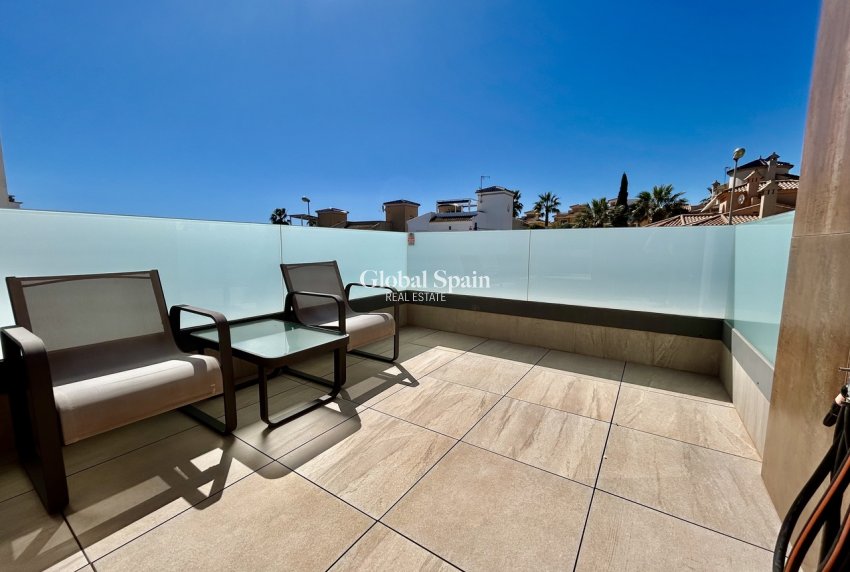 Wiederverkauf - VILLA -
VILLAMARTÍN - Costa Blanca