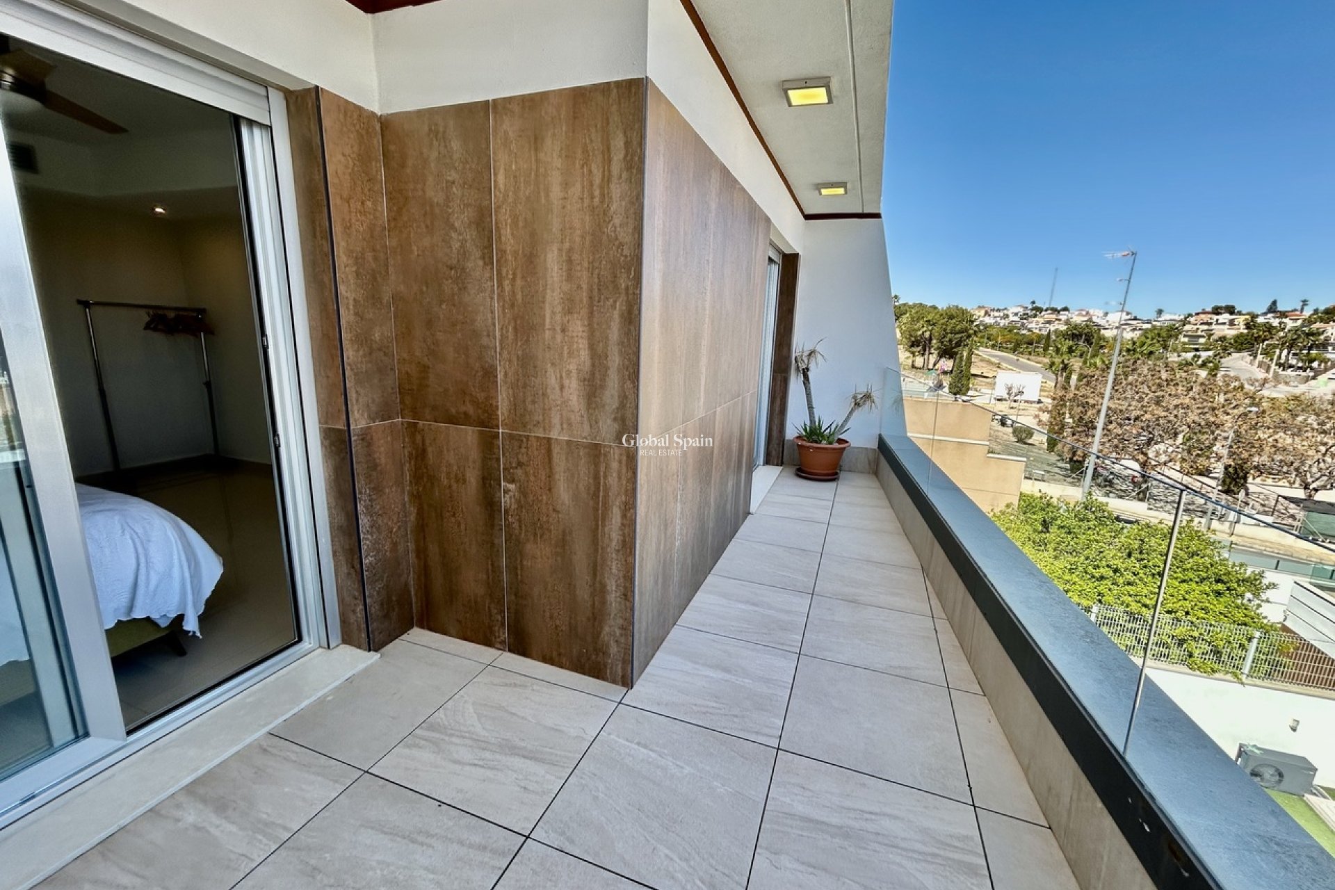 Wiederverkauf - VILLA -
VILLAMARTÍN - Costa Blanca