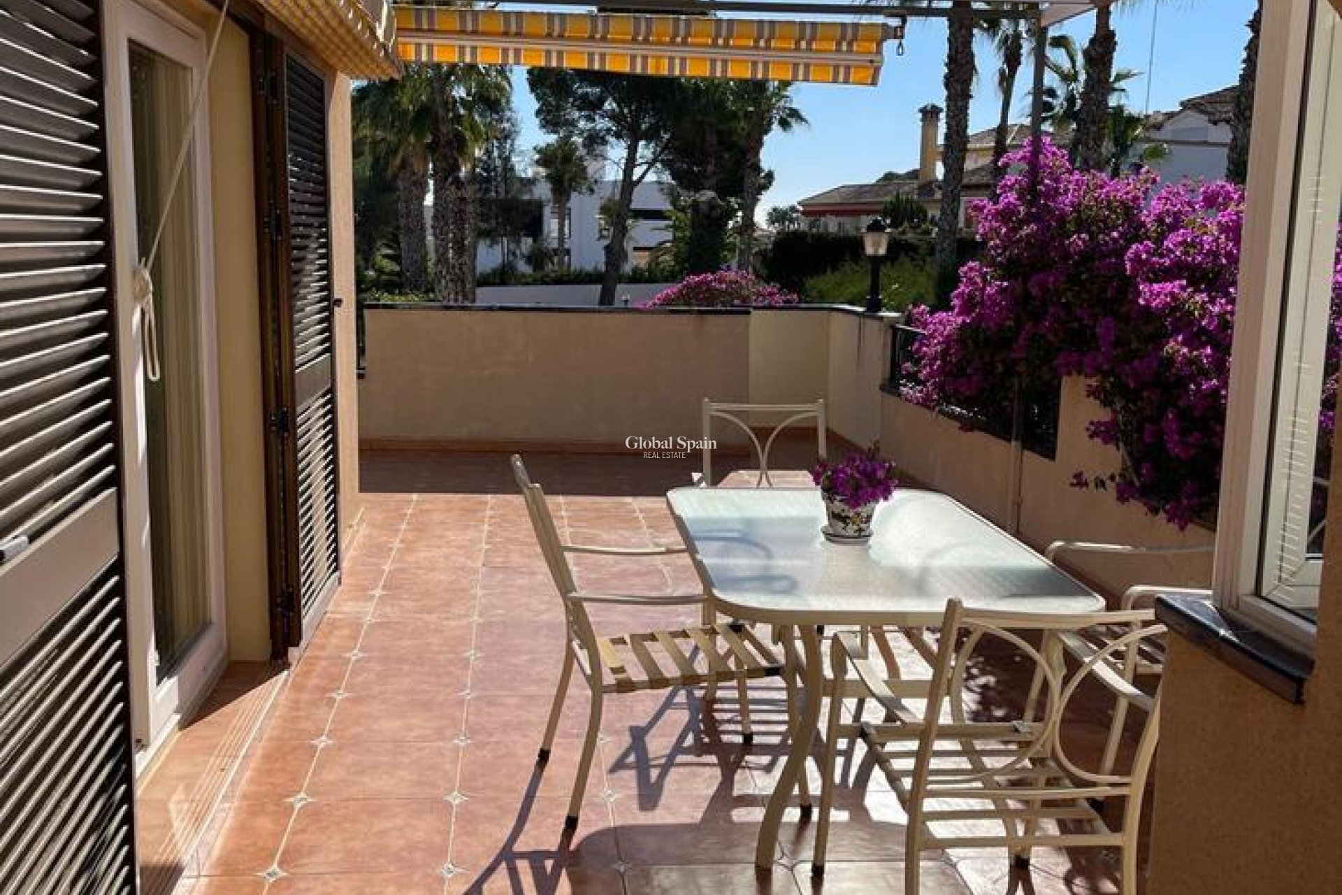 Wiederverkauf - VILLA -
VILLAMARTÍN - Costa Blanca