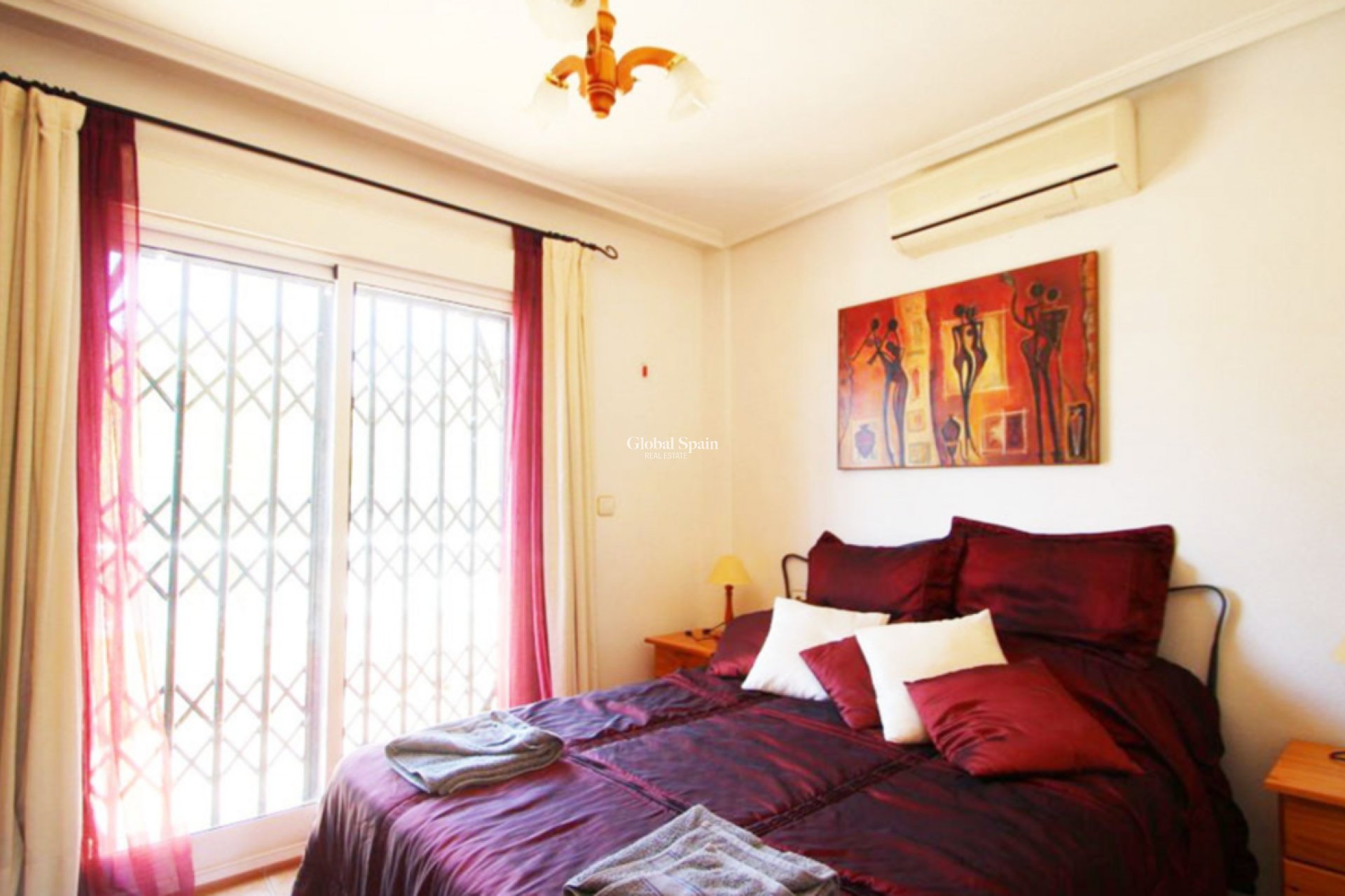 Wiederverkauf - VILLA -
VILLAMARTÍN - Costa Blanca