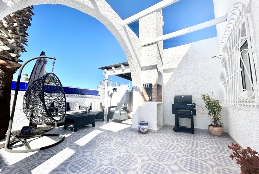 Wiederverkauf - VILLA -
VILLAMARTÍN - Costa Blanca