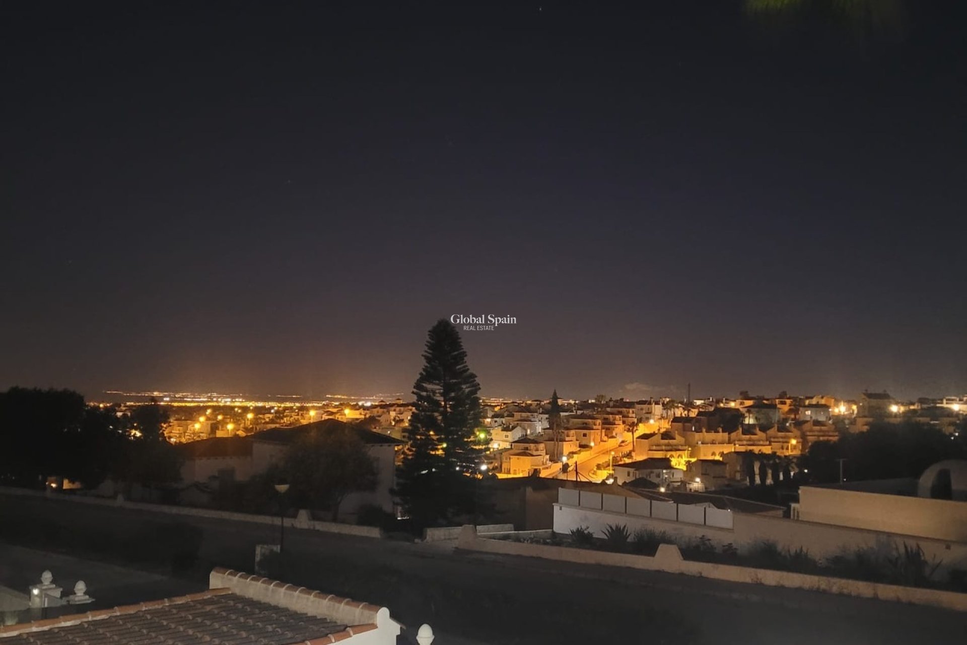 Wiederverkauf - VILLA -
VILLAMARTÍN - Costa Blanca