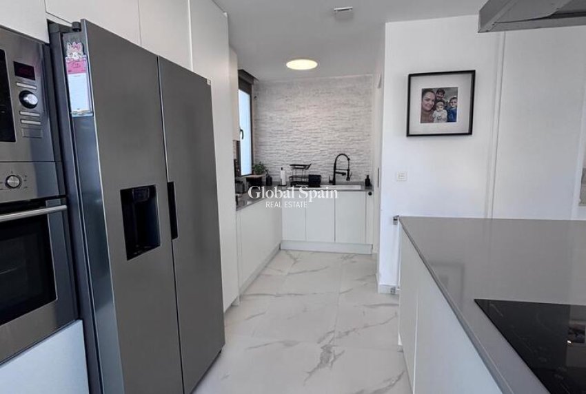 Wiederverkauf - VILLA -
VILLAMARTÍN - Costa Blanca