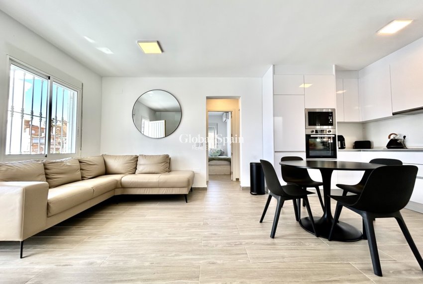 Wiederverkauf - VILLA -
VILLAMARTÍN - Costa Blanca