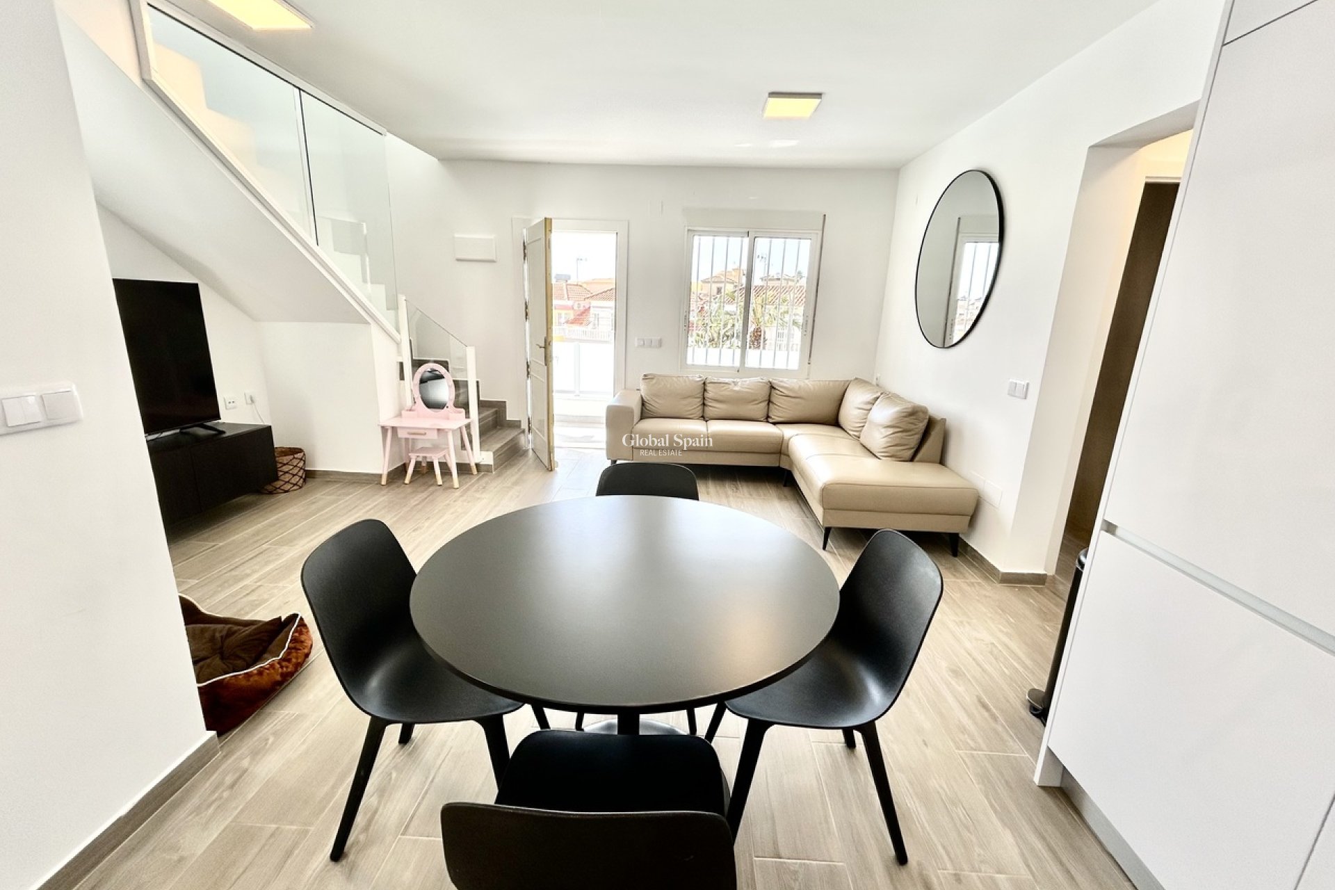 Wiederverkauf - VILLA -
VILLAMARTÍN - Costa Blanca