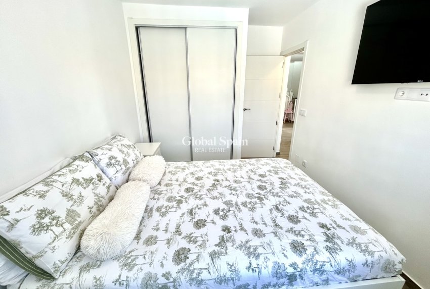 Wiederverkauf - VILLA -
VILLAMARTÍN - Costa Blanca