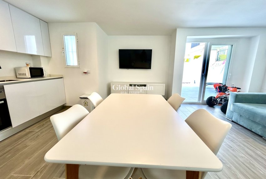 Wiederverkauf - VILLA -
VILLAMARTÍN - Costa Blanca