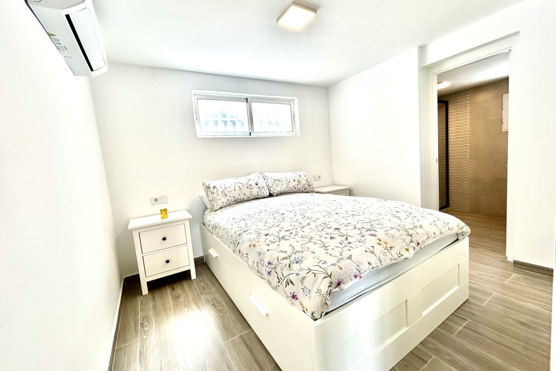 Wiederverkauf - VILLA -
VILLAMARTÍN - Costa Blanca