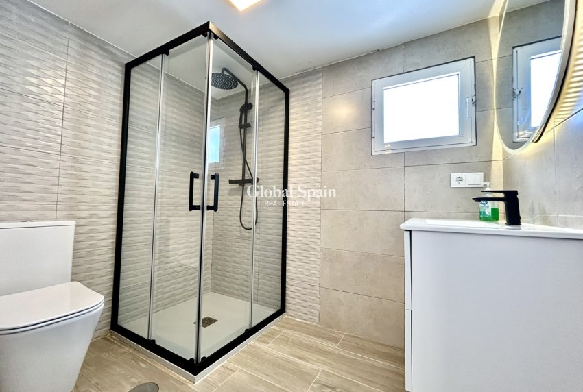 Wiederverkauf - VILLA -
VILLAMARTÍN - Costa Blanca