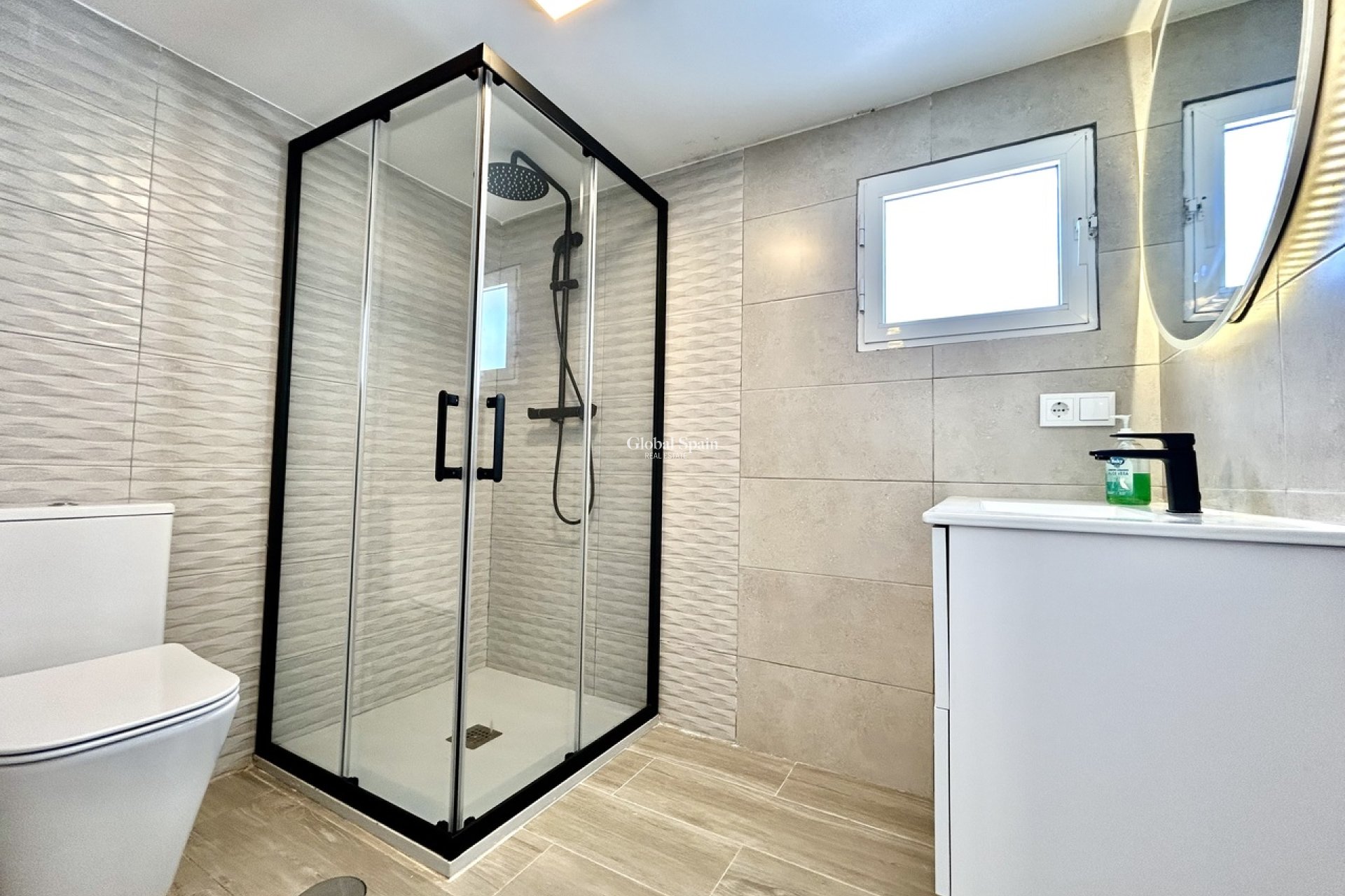 Wiederverkauf - VILLA -
VILLAMARTÍN - Costa Blanca