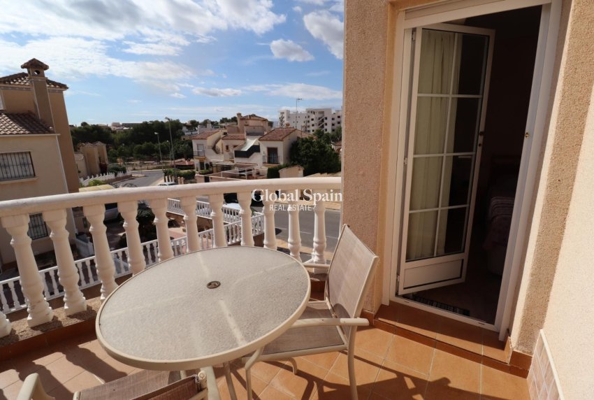 Wiederverkauf - VILLA -
VILLAMARTÍN - Costa Blanca