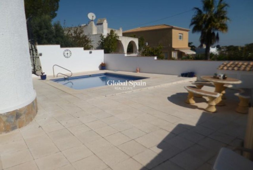 Wiederverkauf - VILLA -
VILLAMARTÍN - Costa Blanca