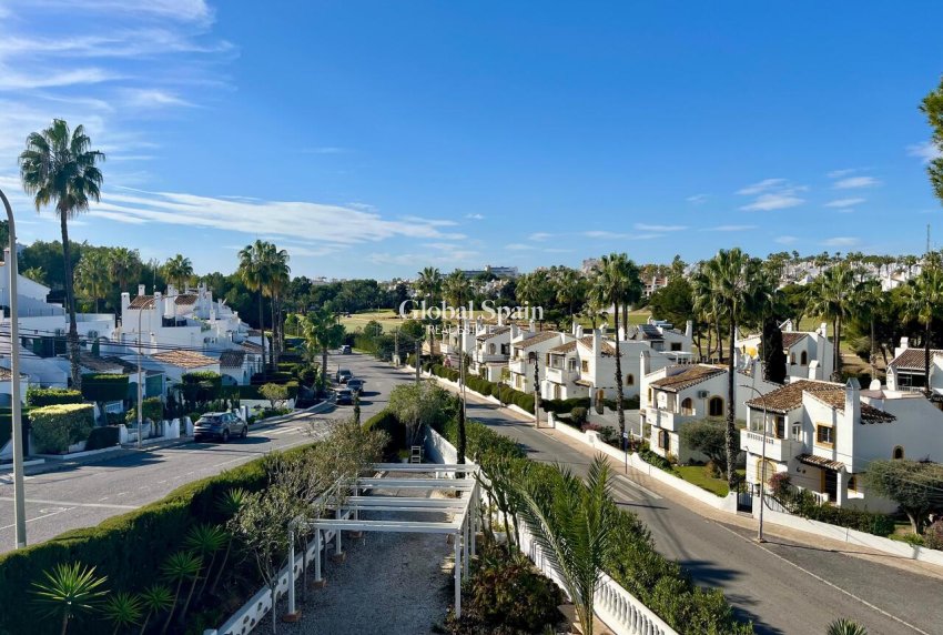 Wiederverkauf - VILLA -
VILLAMARTÍN - Costa Blanca