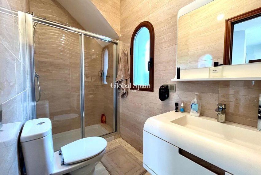 Wiederverkauf - VILLA -
VILLAMARTÍN - Costa Blanca