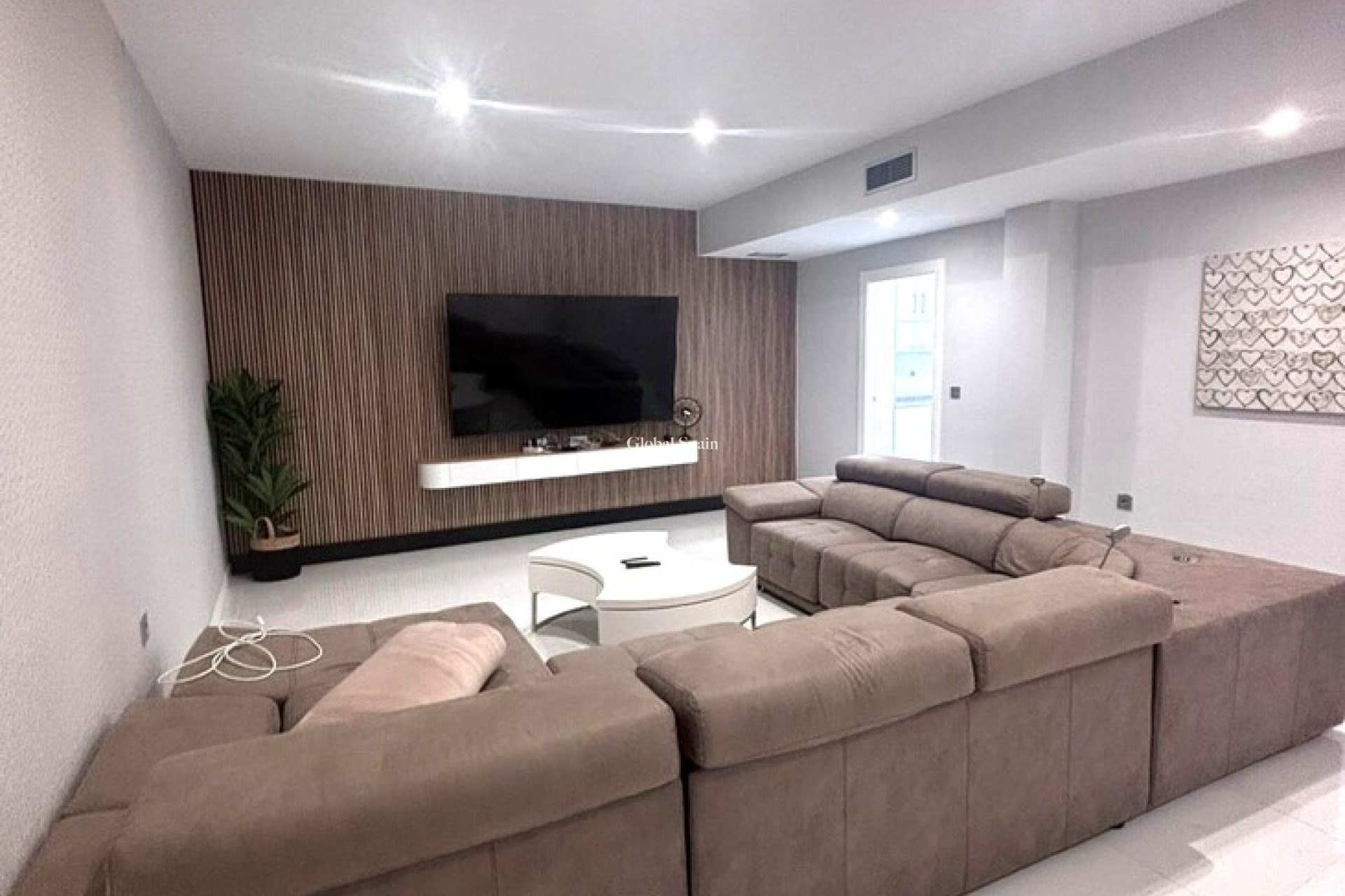 Wiederverkauf - VILLA -
VILLAMARTÍN - Costa Blanca